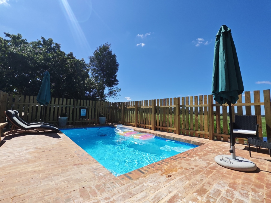 To Let 2 Bedroom Property for Rent in Rheenendal Western Cape